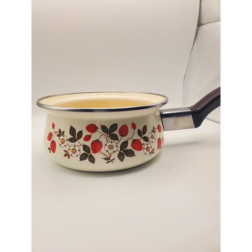 #284 Vintage Sheffield "Strawberries 'n Cream" Enamelware Saucepan